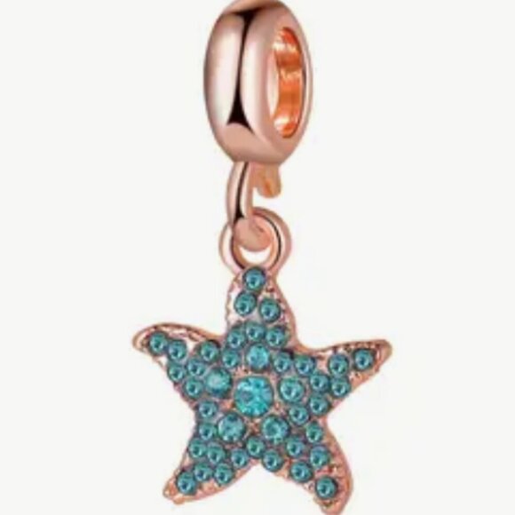 Starfish Rhinestone Embellished Pendant Goldtoned charm - Picture 2 of 2